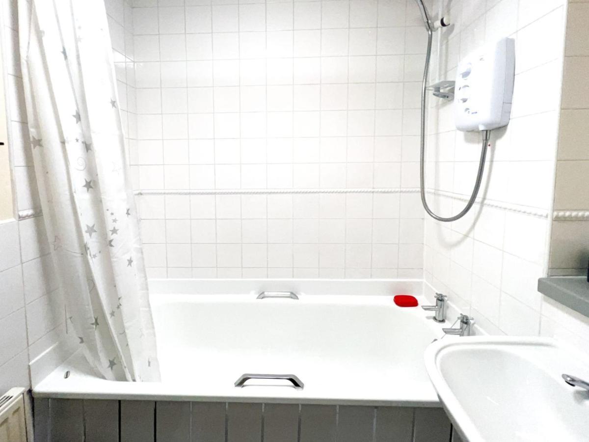 2 Bedroom - River Clyde Home - Parking 글라스고 외부 사진