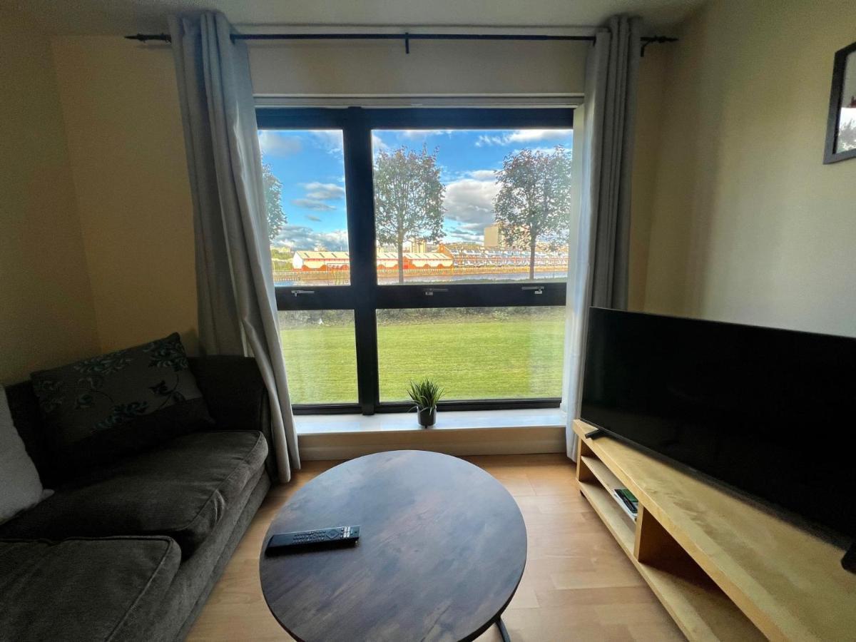 2 Bedroom - River Clyde Home - Parking 글라스고 외부 사진